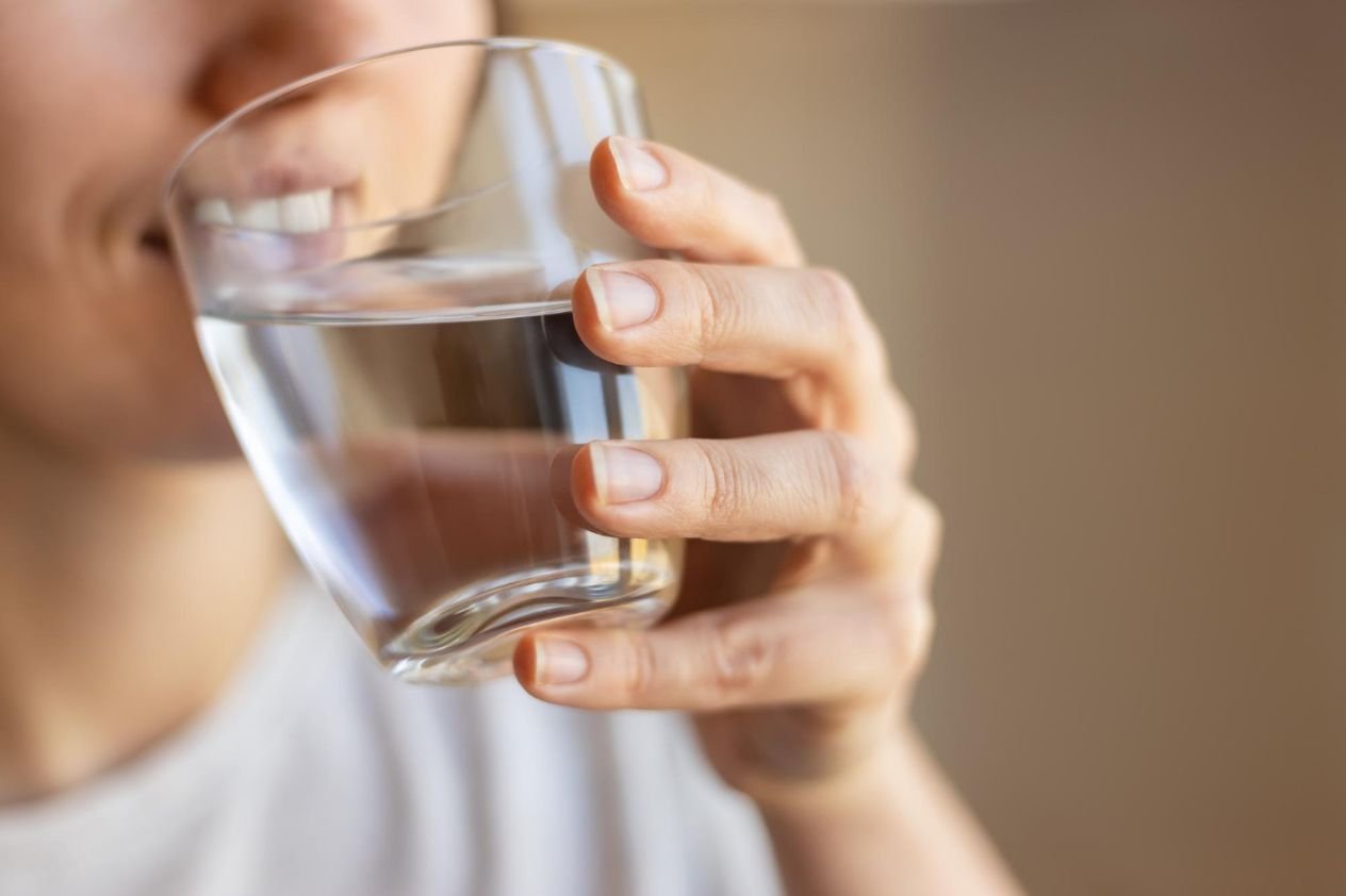 How Dehydration in Summer Affects Your Gums and Oral Health