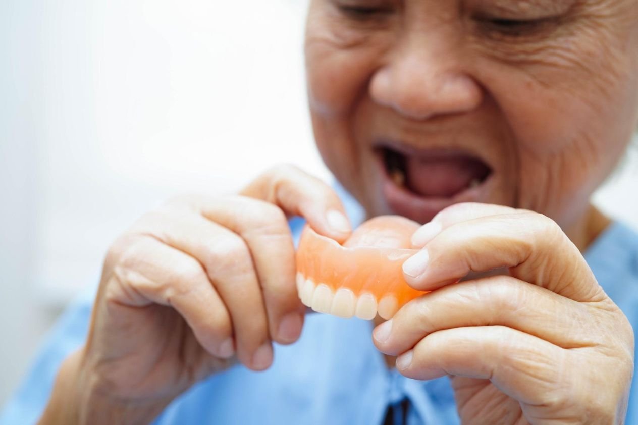 Complete vs Partial Dentures: Which Is the Right Fit for You?